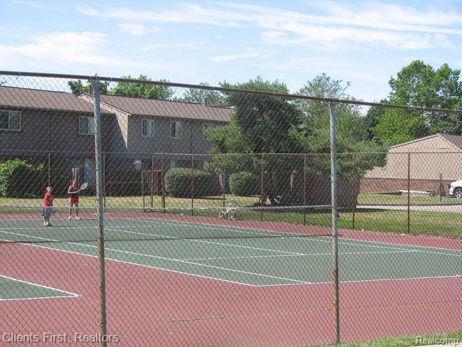 955 WOODLANE Drive, 12, Rochester Hills, MI 48307 — Photo 37