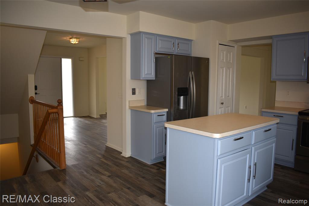 201 Columbia Drive, South Lyon, MI 48178 — Photo 17