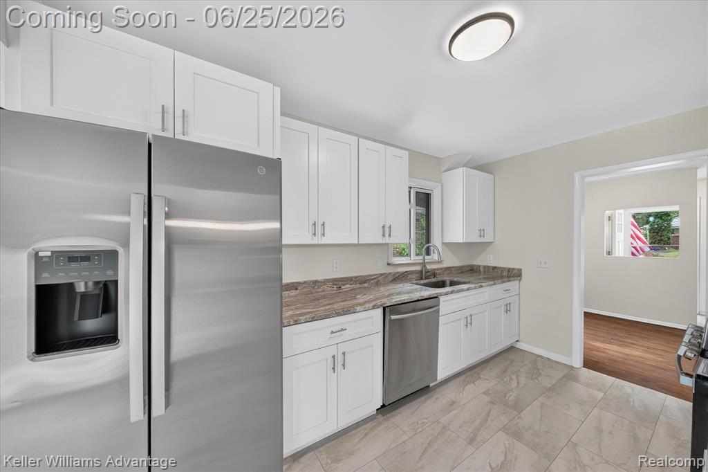 21681 Sussex Street, Oak Park, MI 48237 — Photo 15