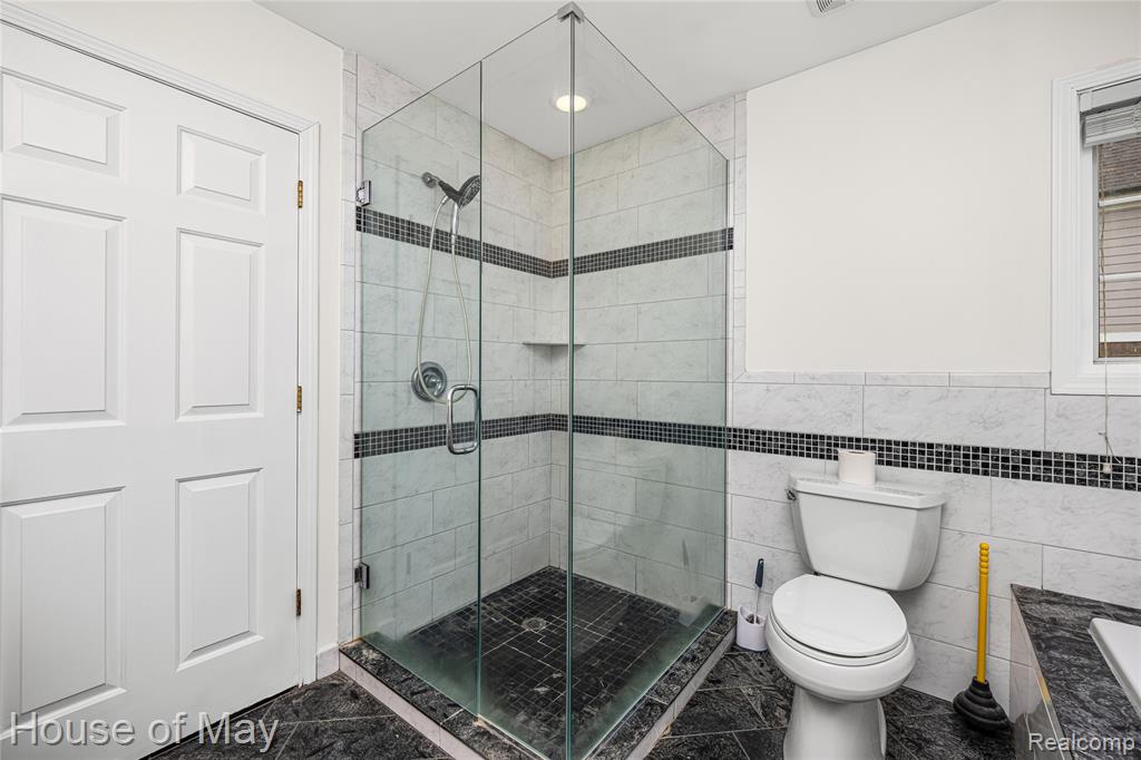 35260 Bradford Drive, New Baltimore, MI 48047 — Photo 17
