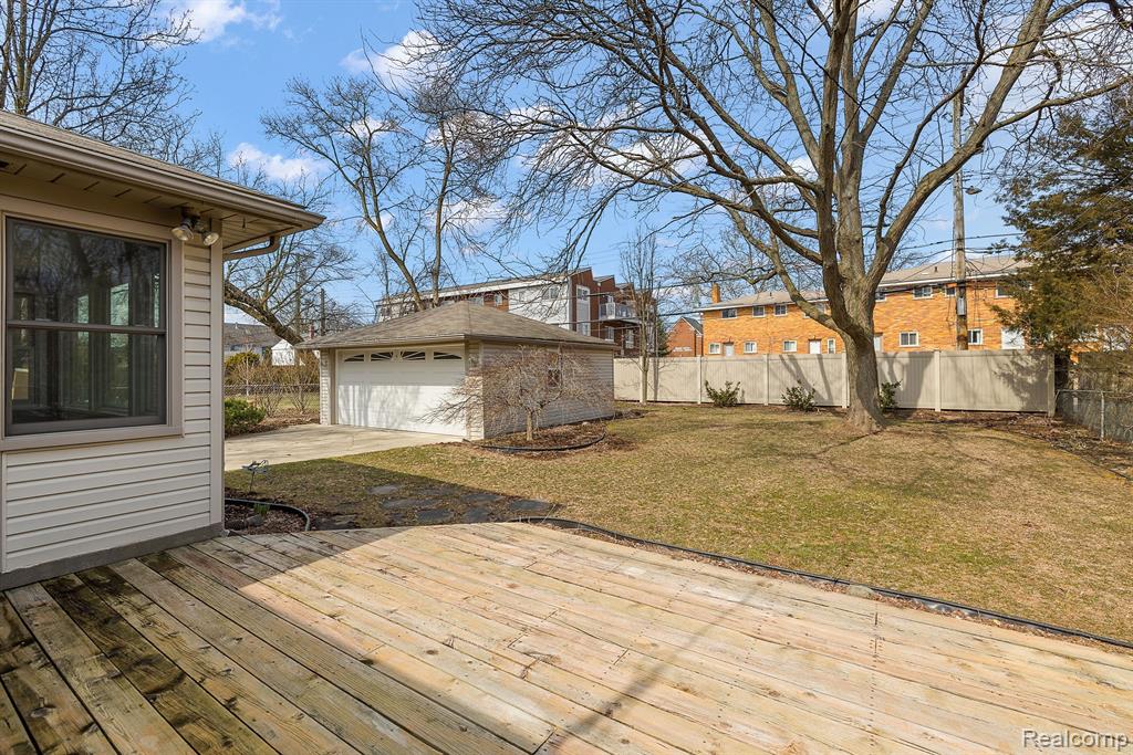 4126 BERKSHIRE Road, Royal Oak, MI 48073 — Photo 36