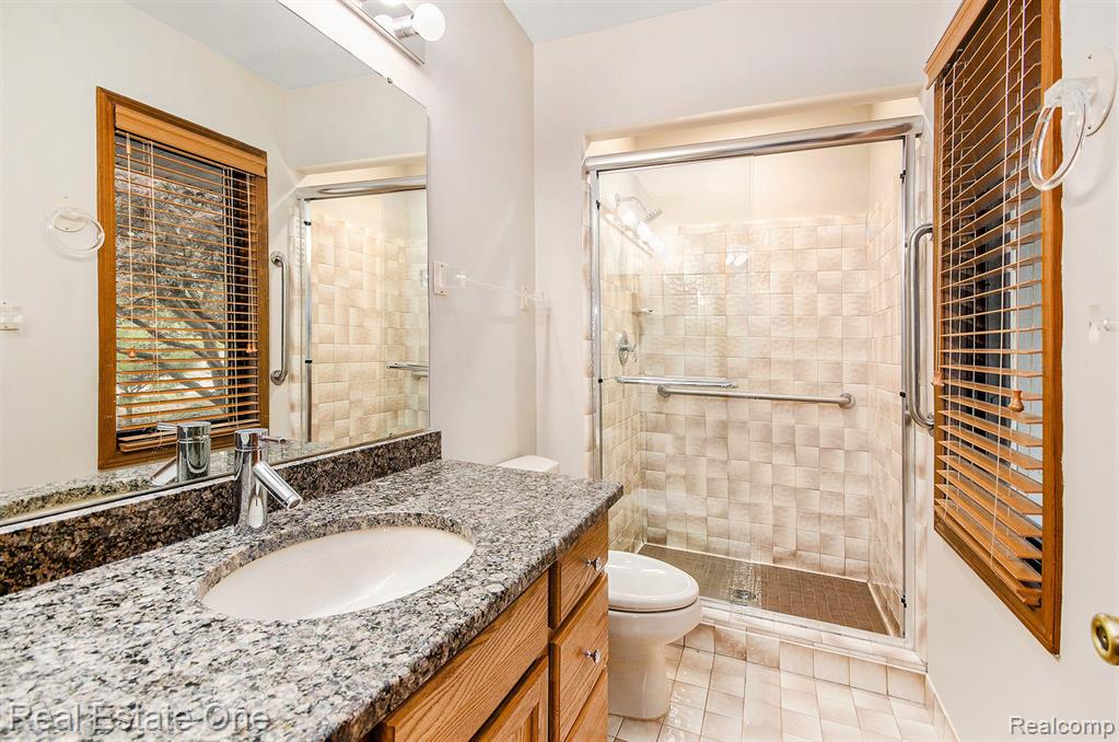 6281 Quaker Hill Drive, West Bloomfield, MI — Photo 18