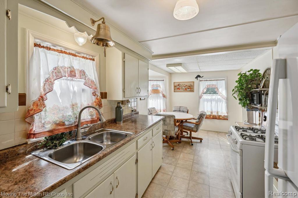 43832 ROBSON Road, Van Buren, MI 48111 — Photo 11