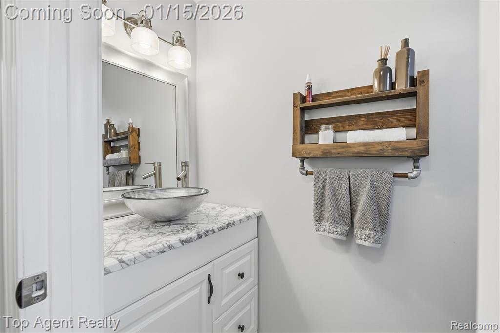 5267 Rostraver Court, Shelby Twp, MI 48316 — Photo 18