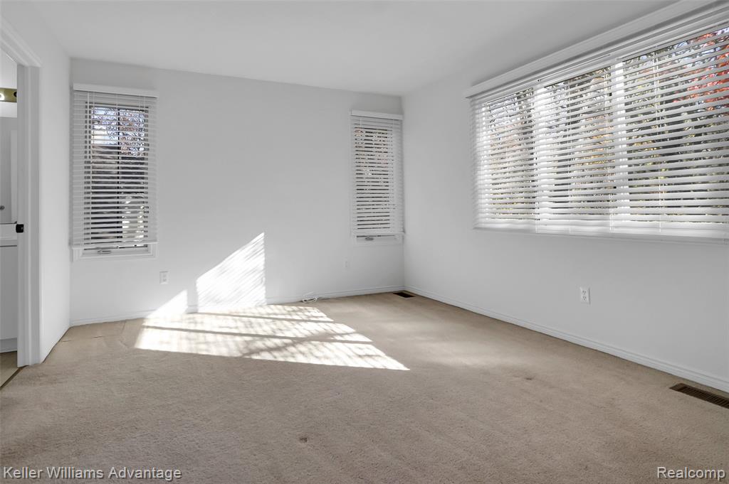 2750 Maple Forest Drive, Wixom, MI 48393 — Photo 23