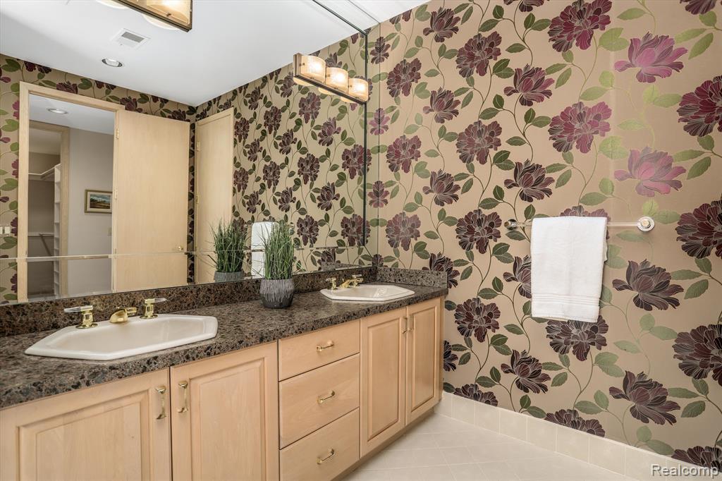 4733 W WICKFORD, Bloomfield Hills, MI 48302 — Photo 40