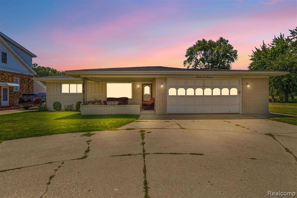 19100 Masonic Boulevard, Roseville, MI 48066