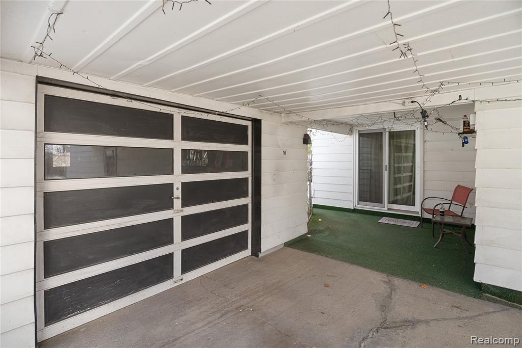 830 Westwood Drive, Fenton, MI 48430 — Photo 2