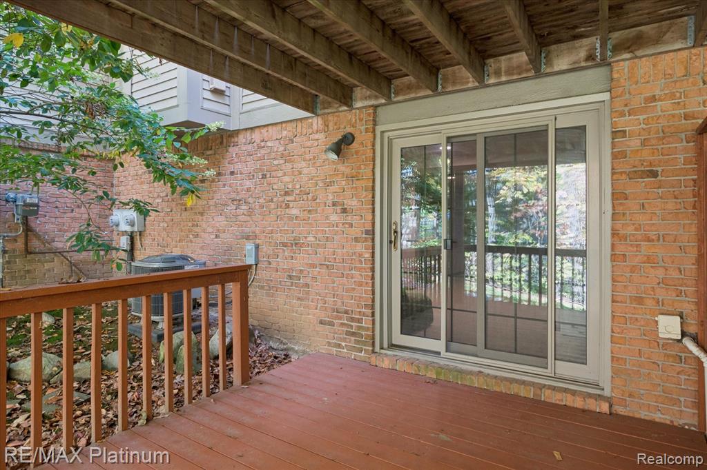 852 Woodridge Hills Drive, Brighton, MI 48116 — Photo 37