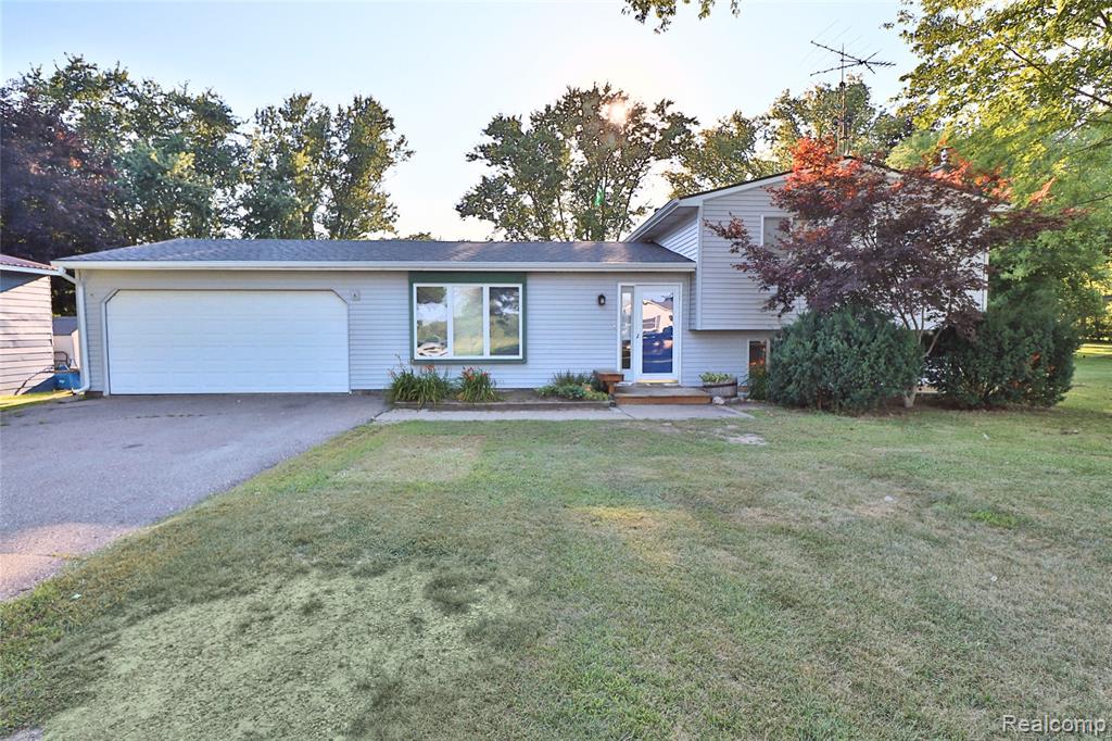 9360 Gale Road, Goodrich Vlg, MI — front exterior