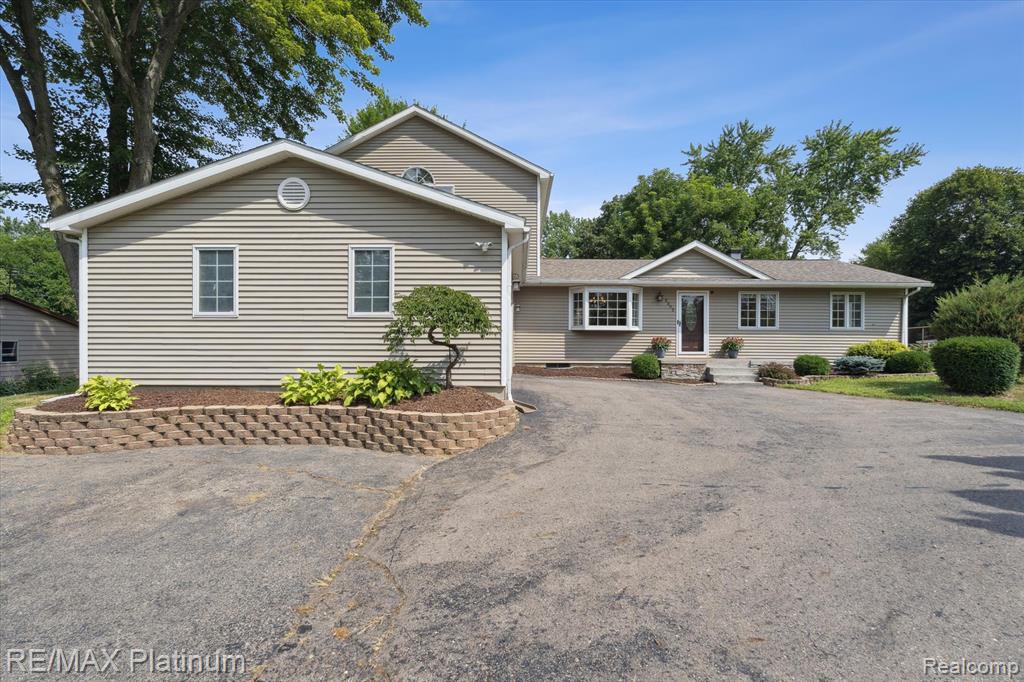 3302 Rolston Road, Linden, MI 48430 — Photo 3