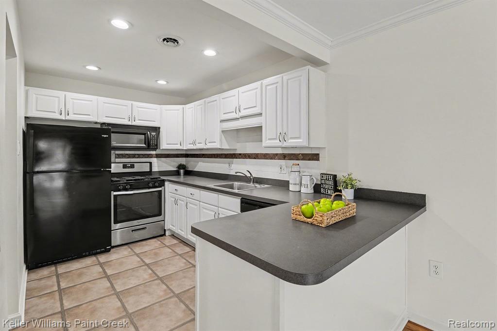 4715 Coolidge Highway, 5, Royal Oak, MI 48073 — Photo 2