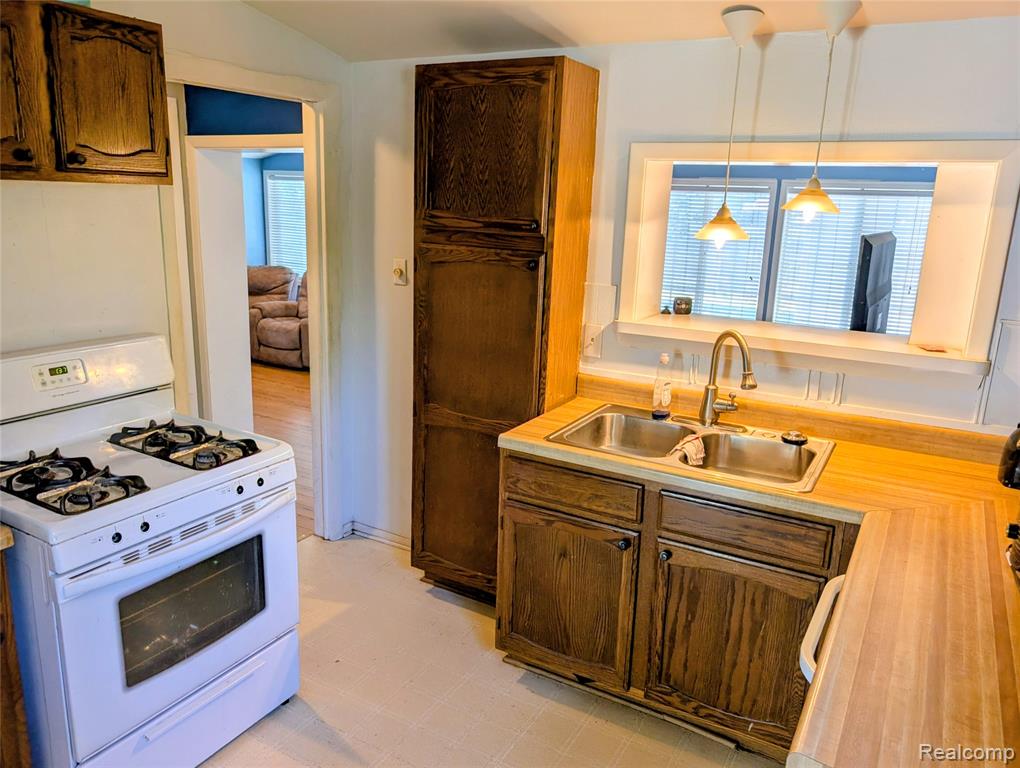 9085 Melrose Street, Livonia, MI 48150 — Photo 6