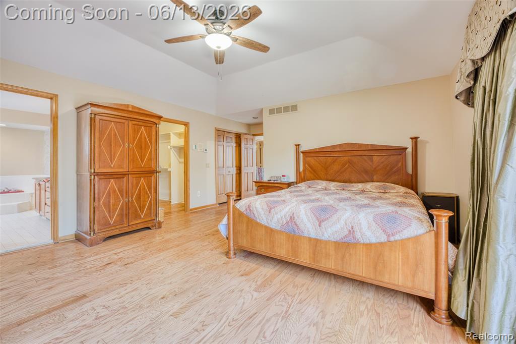 29342 Strathmore Drive, Farmington, MI 48331 — Photo 31
