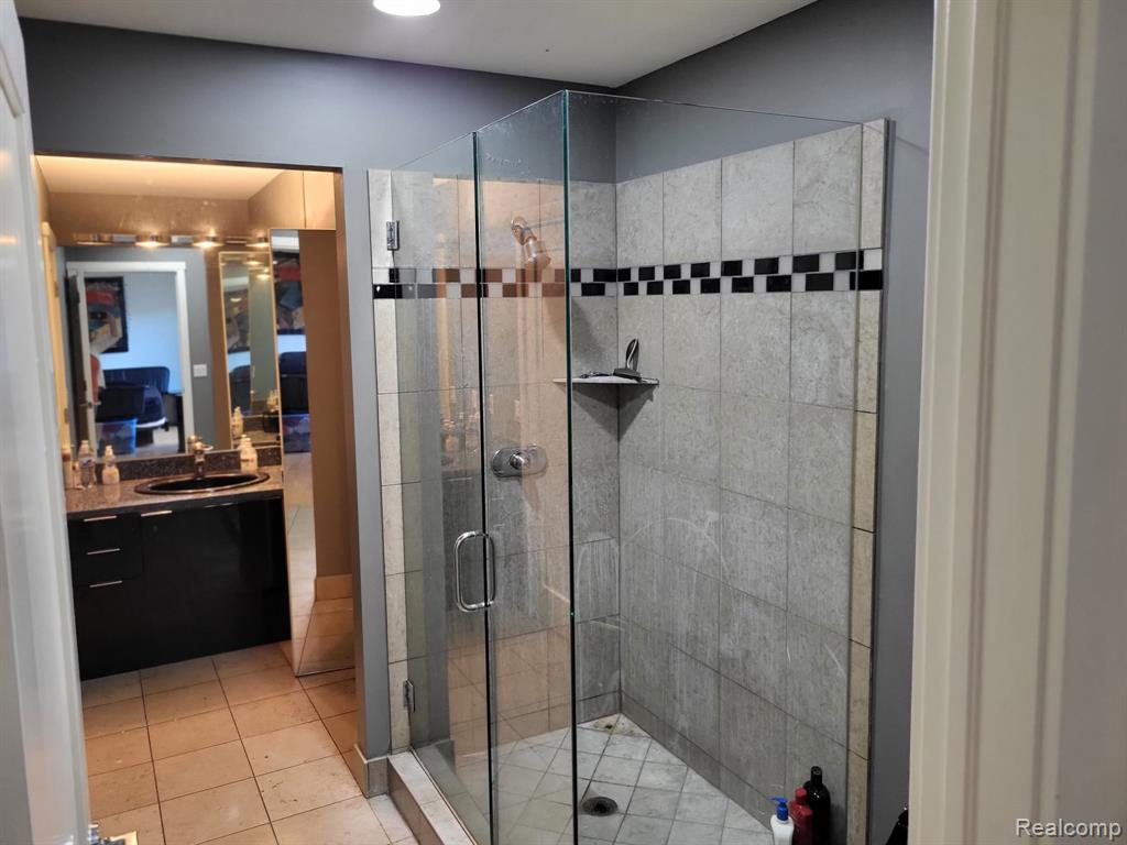1296 Labrosse Drive, Waterford, MI 48328 — Photo 45