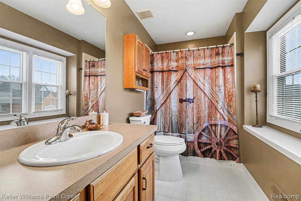63 Burniah Lane, Lake Orion, MI 48362 — Photo 16