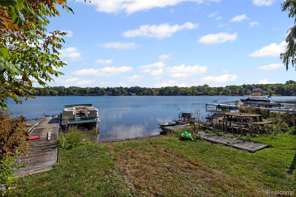 6351 Alden Drive, West Bloomfield, MI 48324 — Photo 32