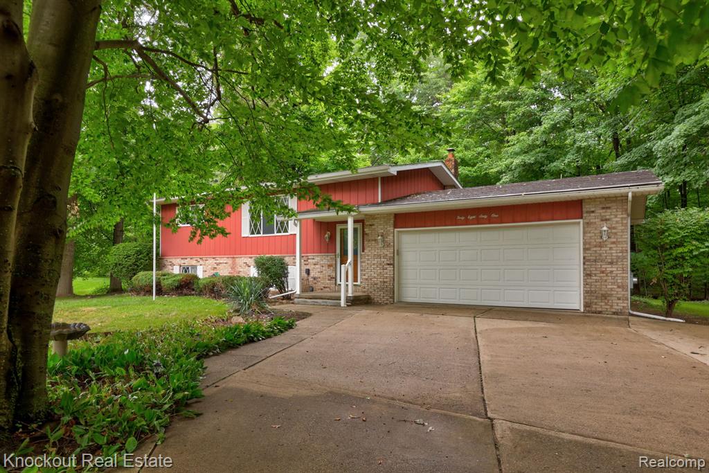 4861 Dorothy Street, Vassar, MI 48768 — front exterior