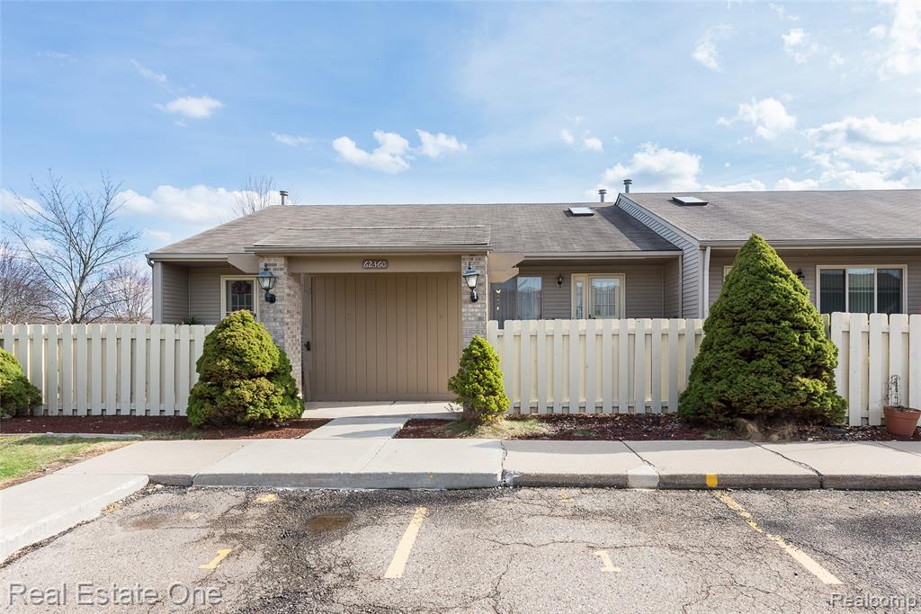 62360 Arlington Circle, 2, South Lyon, MI 48178 — front exterior