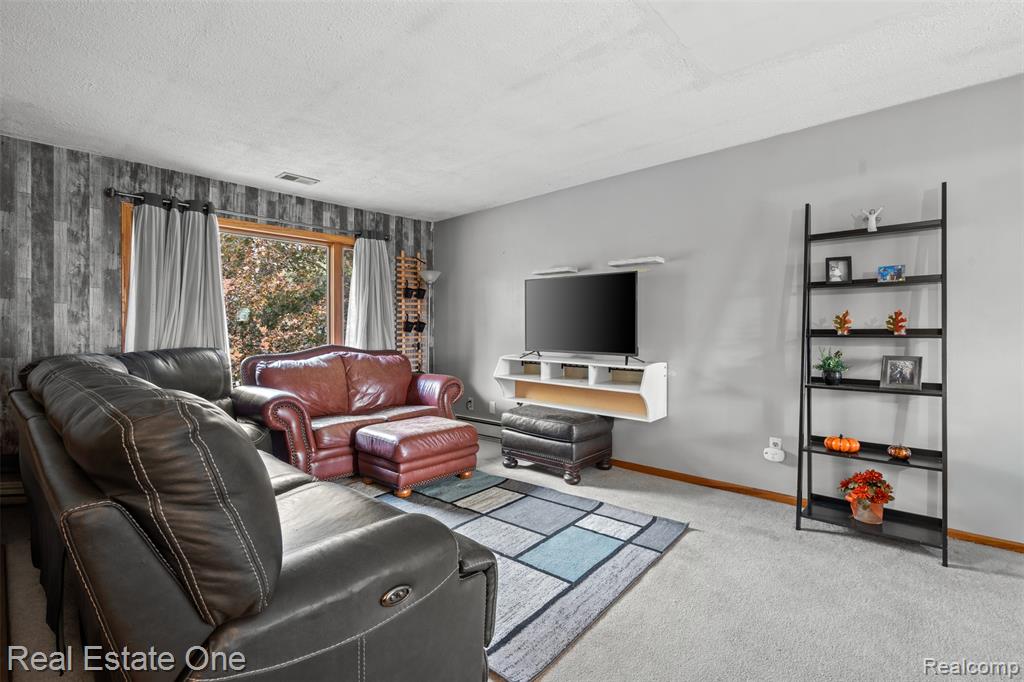 5122 Elizabeth Lane, Almont, MI 48003 — Photo 9