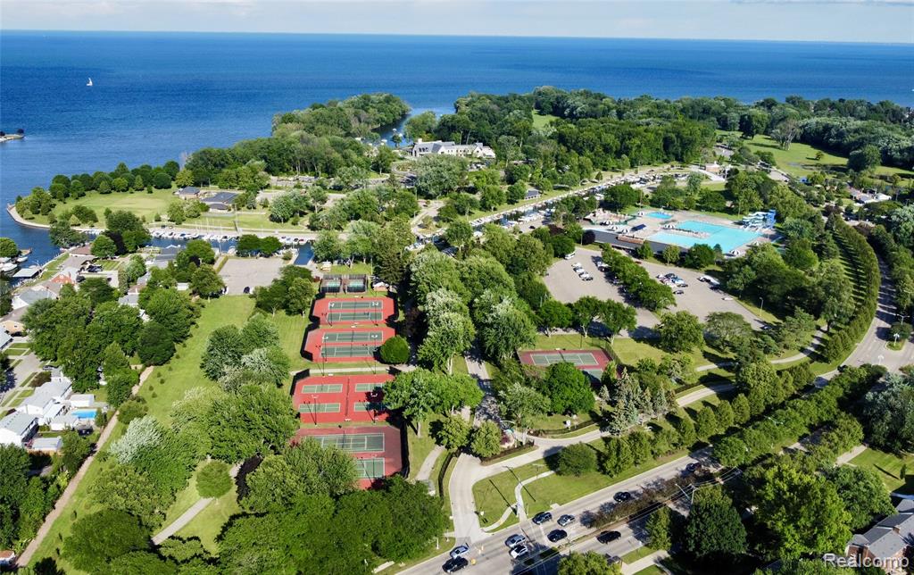 20740 Marter Road, Grosse Pointe Woods, MI 48236 — Photo 28