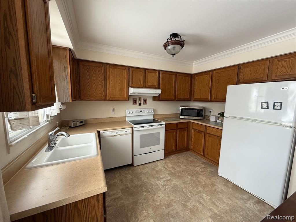 774 COUNTRY CLUB Drive, Saint Clair Shores, MI 48082 — Photo 20