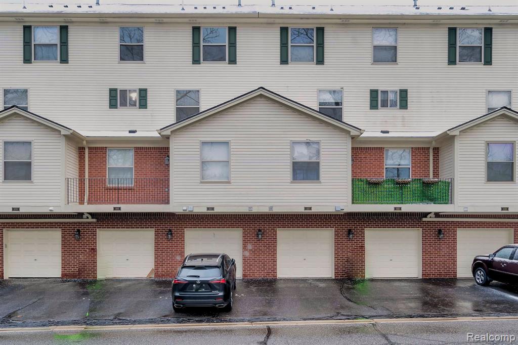 1111 FOUNTAIN VIEW Circle, South Lyon, MI 48178 — Photo 43