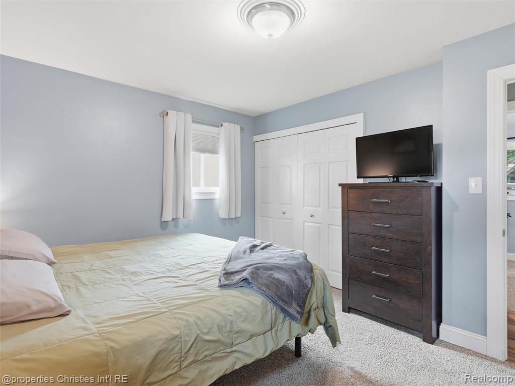 52735 Washington Street, New Baltimore, MI 48047 — Photo 18