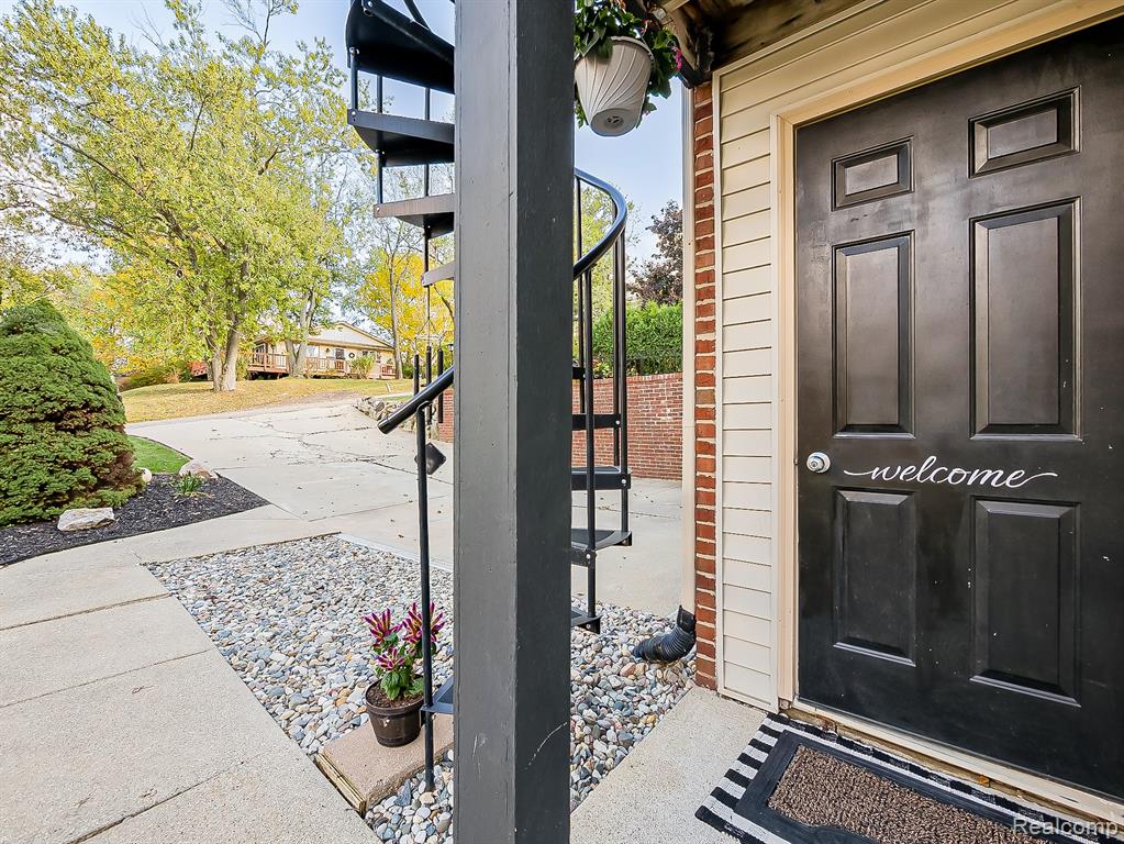 5570 Wildrose Avenue, West Bloomfield, MI — Photo 26