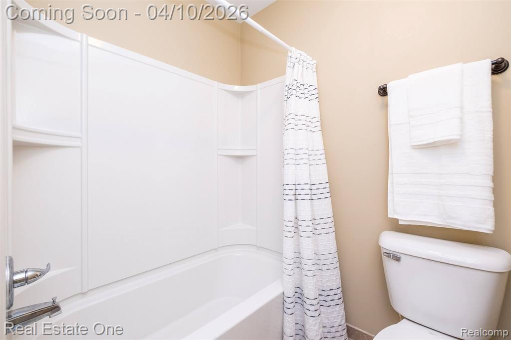 5947 Strawberry Circle, Commerce Twp, MI 48382 — Photo 52