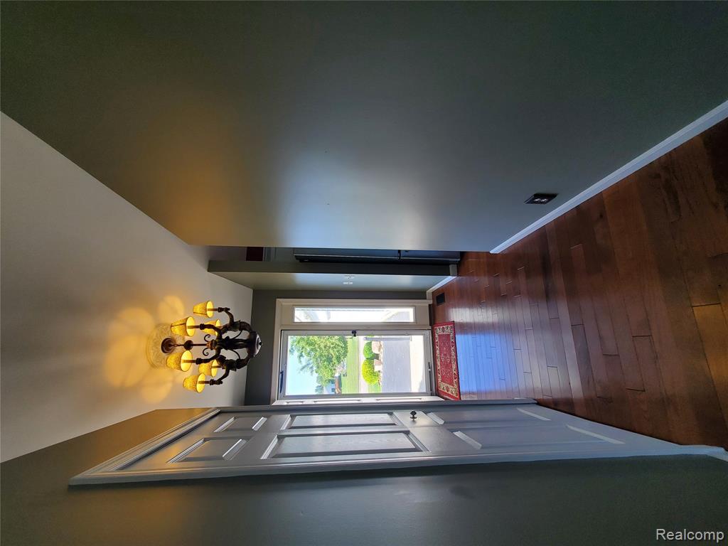 7281 Hawthorne Circle, Goodrich Vlg, MI — Photo 23