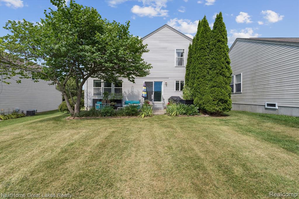 4900 Meadow Crest Circle, Holly, MI 48442 — Photo 35