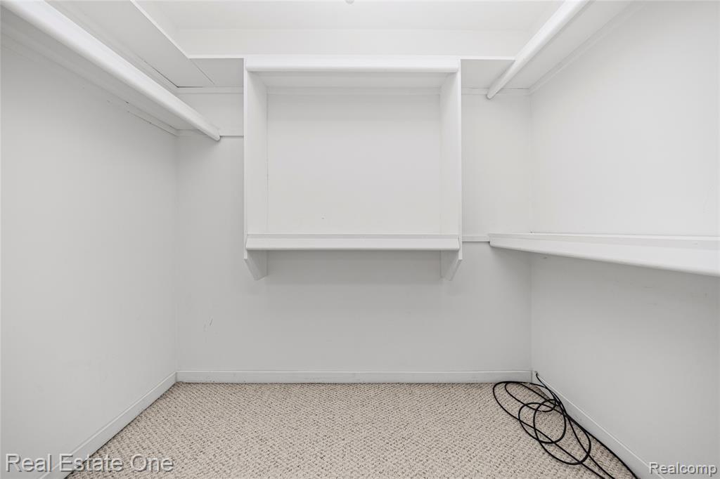 4642 Ponderosa Street, Commerce Twp, MI 48382 — Photo 28