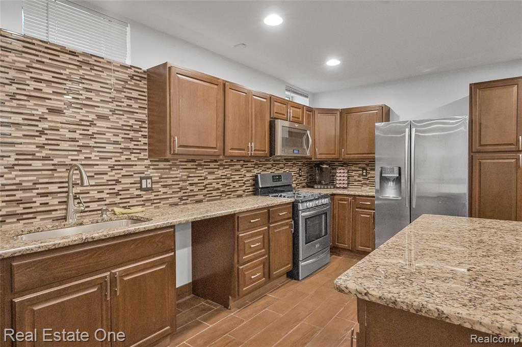 6067 N Vernon Street, Dearborn Heights, MI 48127 — Photo 44