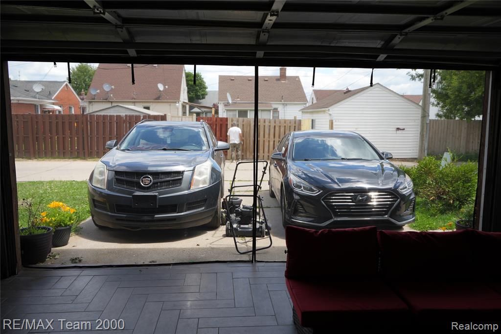 6426 Chase Road, Dearborn, MI 48126 — Photo 33