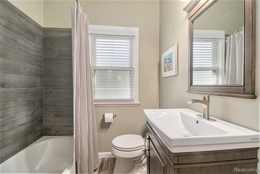 6391 Rowley Boulevard, Waterford, MI 48329 — Photo 14