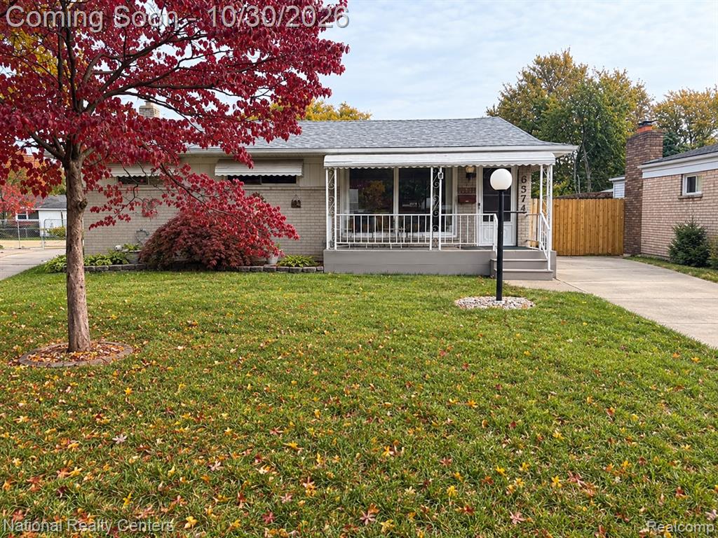 6574 Sterling Court, Garden City, MI