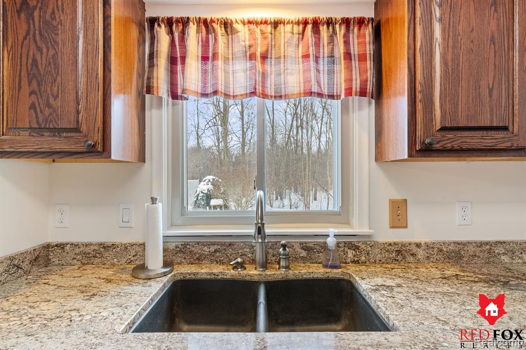 6246 KING ARTHUR Court, Swartz Creek, MI 48473 — Photo 15