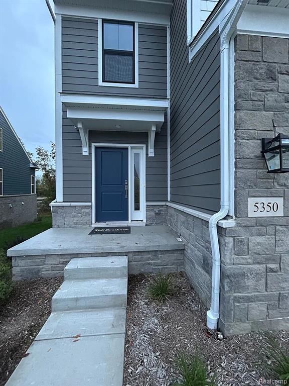 5350 Trail Vista Drive, West Bloomfield, MI 48323