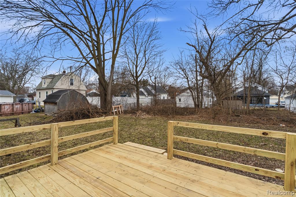 137 S Andre Street, Saginaw, MI 48602 — Photo 32