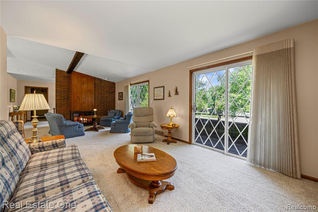 7400 Biscayne Avenue, White Lake, MI 48383 — Photo 4