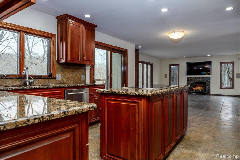 545 JUDI ANN Lane, Holly, MI 48442 — Photo 5