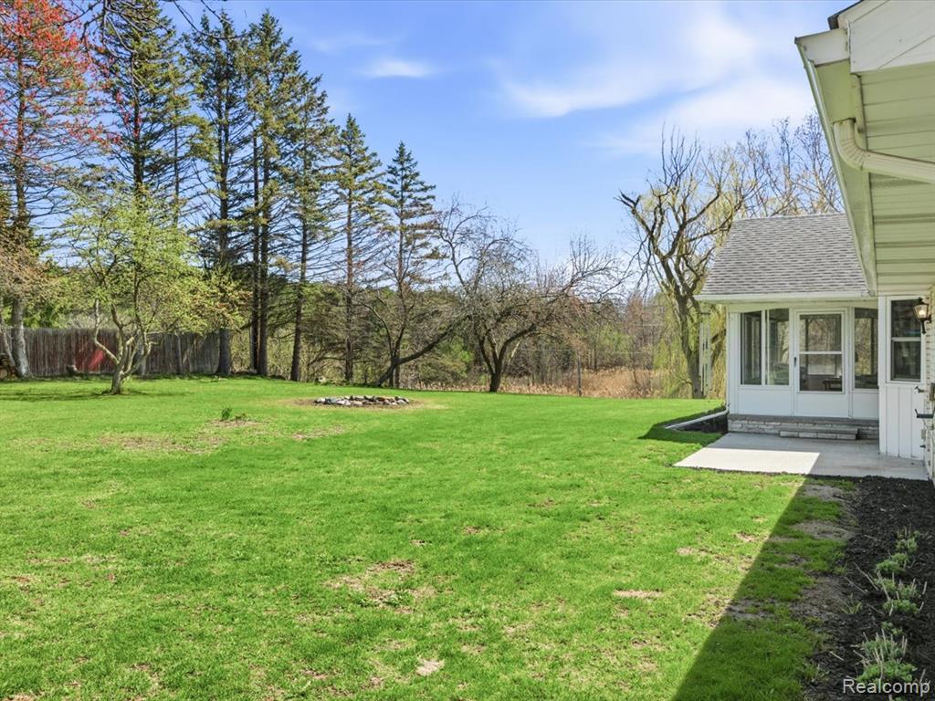 2956 Maywood Drive, Port Huron, MI 48060 — Photo 48