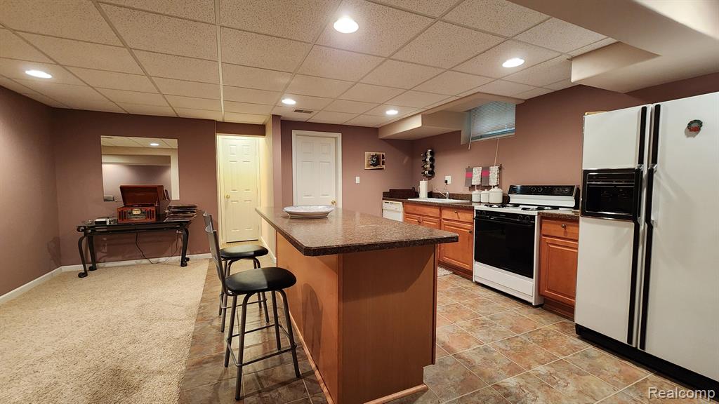 49828 SHELBY CREEK Drive, Shelby Twp, MI 48317 — Photo 48
