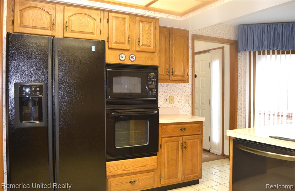 37786 Siena Drive, Farmington Hills, MI 48331 — Photo 19