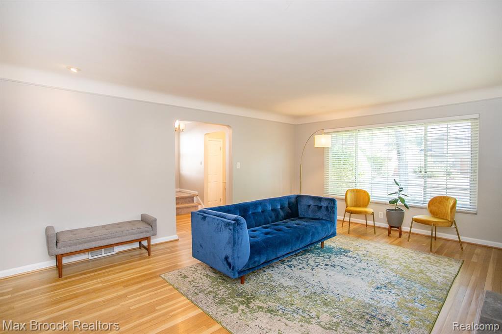26015 ALLOR Avenue, Huntington Woods, MI — Photo 6