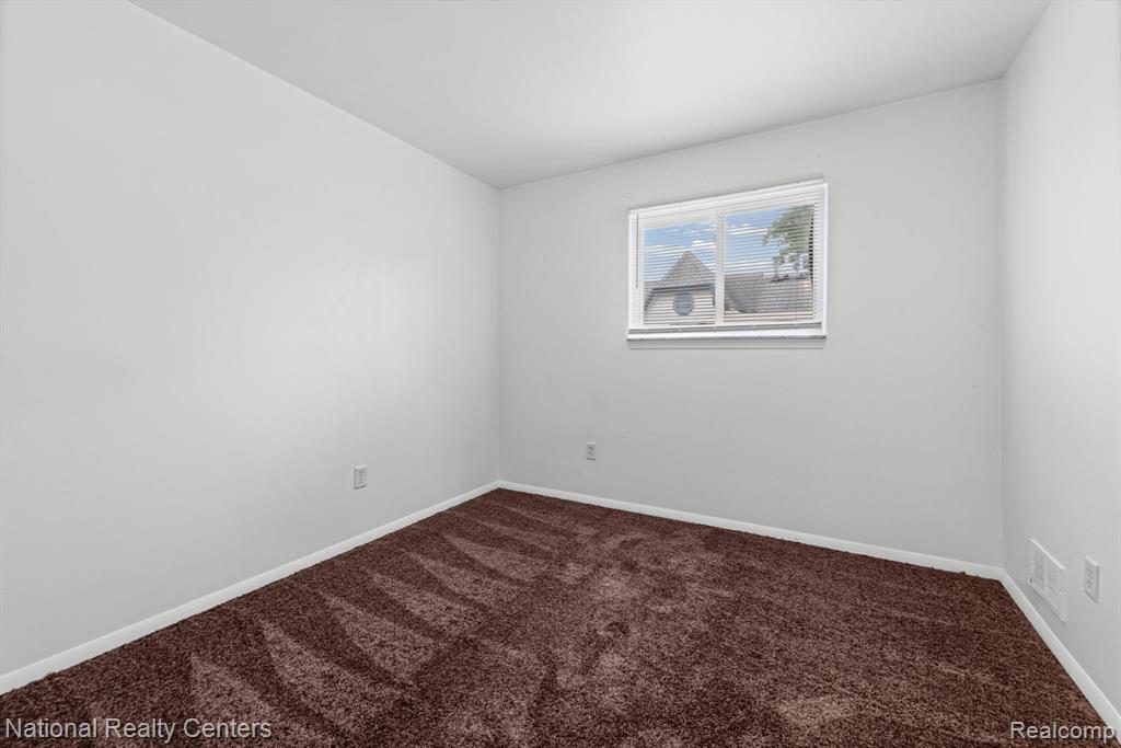 19861 Vermander Avenue, Clinton Twp, MI 48035 — Photo 21