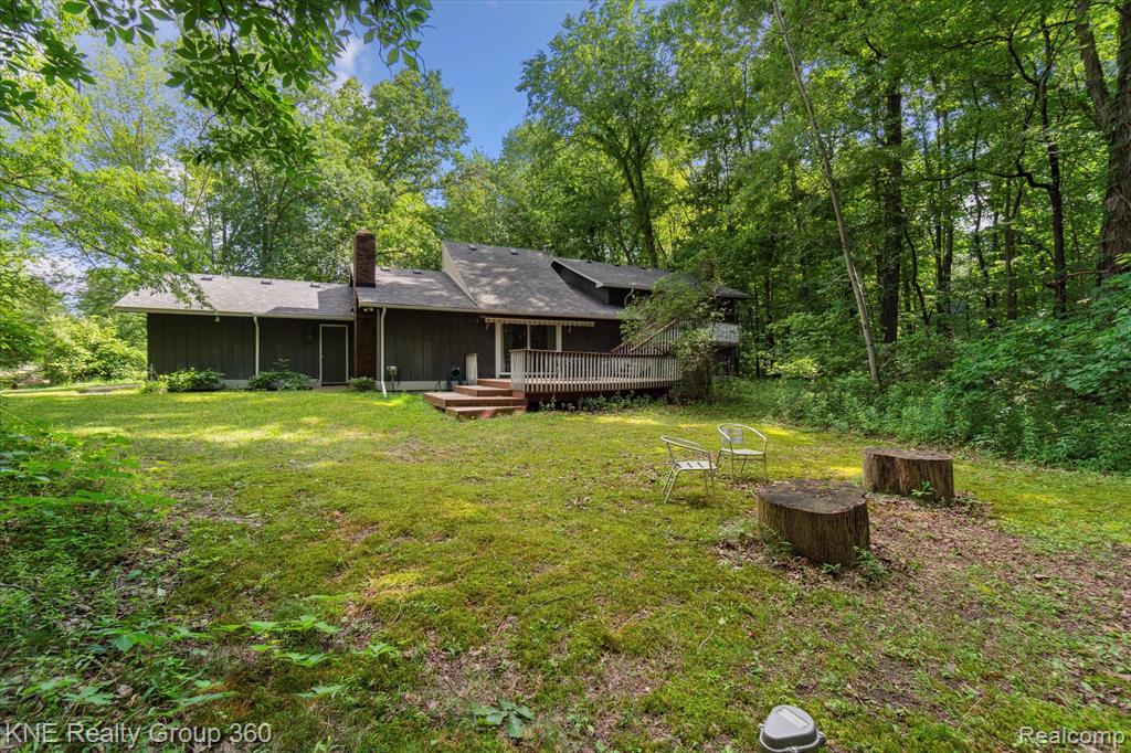 5022 Golf Club Road, Howell, MI 48843 — Photo 35