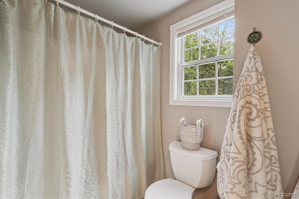 5374 Apple Hill Court, Flushing, MI 48433 — Photo 29