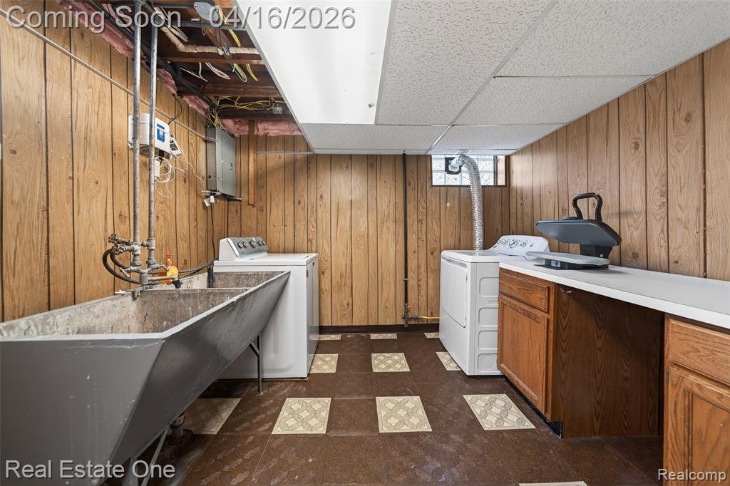 486 W Iroquois Road, Pontiac, MI 48341 — Photo 37